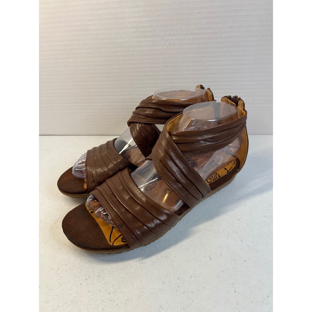 BareTraps Rennifer Brown Leather Strappy Gladiator Sandals Womens 7.5M
